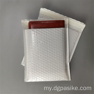 Bubble Mailers Shipping သည်ပူဖောင်းစာပို့စာများကိုဖုံးအုပ်ထားသည်